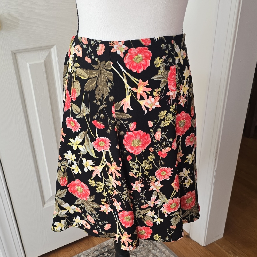 Lc Lauren Conrad Brand Women's Plus Size Black And Pink Floral Skirt Size Xxl